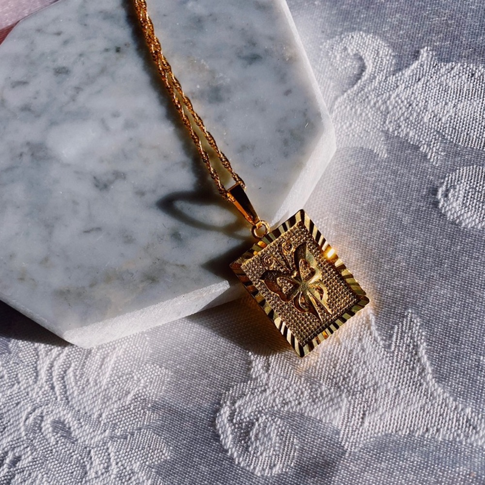 golden mariposa necklace